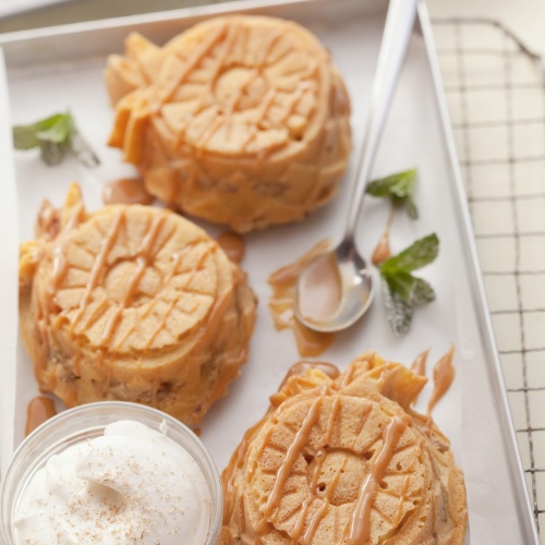 Bakvorm "Pineapple Upside Down Cakelet Pan" - Nordic Ware | Spring & Summer Toffee