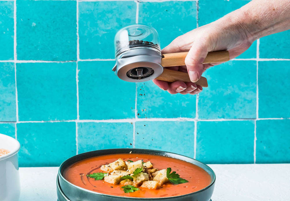 Kruidenmolen Ortwo, Bruin - 17,2cm - Zink - Instelbaar - Ergonomisch - Peper, zout en Kruiden | Dreamfarm