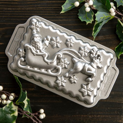 Bakvorm "Santa Sleigh Loaf Pan" - Nordic Ware | Sparkling Silver Holiday