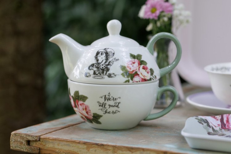 Mikasa x V&A Alice in Wonderland Fine China 420ml tea for one