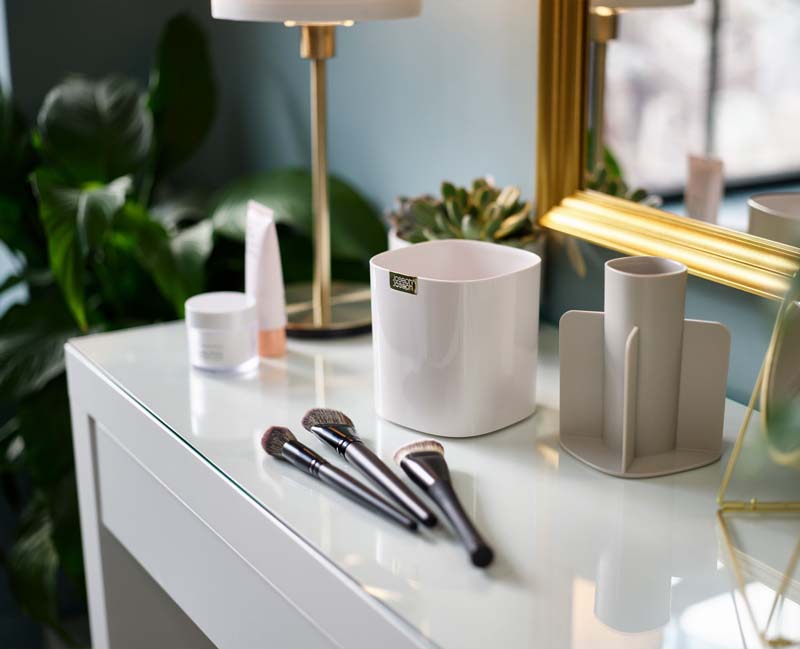 Make-Up kwasten Organizer, Inclusief Verdeelvakken, 11.5 x 11.5 x 14.3 CM,  Kunststof, Creme - Joseph Joseph | Viva