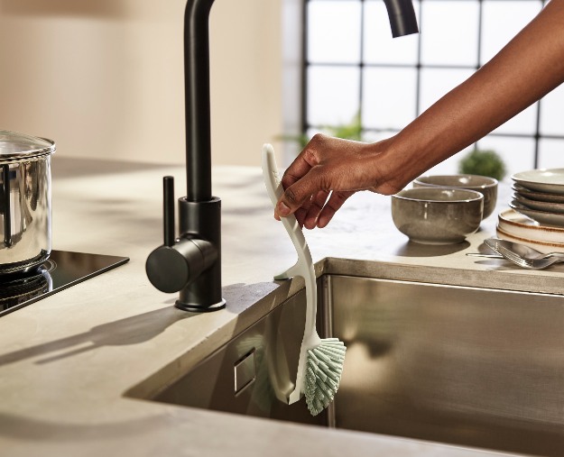 Afwasborstel met Gootsteensteun, Blauw - Joseph Joseph | Edge