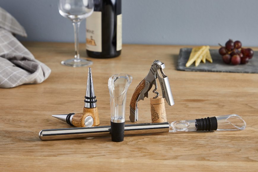 Wijnset, 5 delig, Eikenhout/RVS - Kurkentrekker, Flessenstoppers, Koelstaaf, Schenktuit - Laguiole by Haws