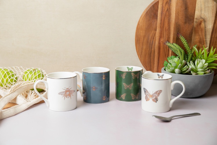 Mikasa Fine China 280ml Straight Sided Mug, Queen Bee, Gift boxed