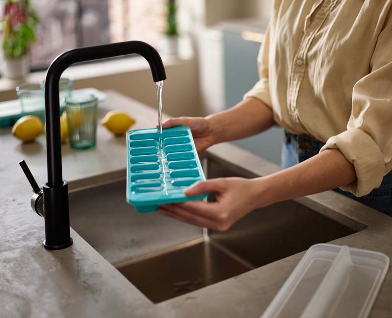 Ijsblokjesvorm, 11.9 x 33 x 3.6 CM, Set van 2 Stuks, Easy Fill, Voor 14 ijsblokjes, Kunstof, Blauw - Joseph Joseph | Flow