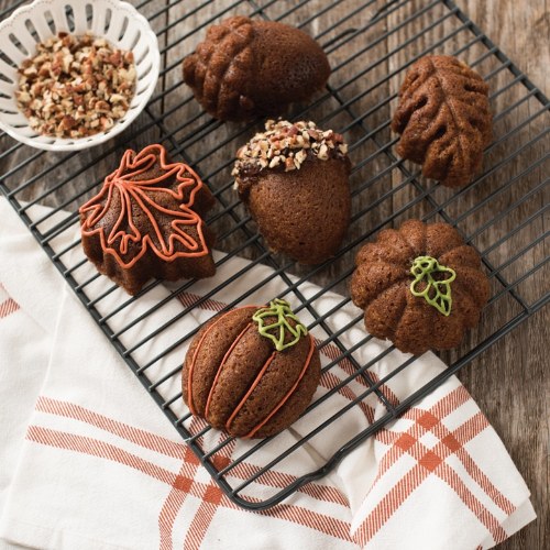 Bakvorm "Autumn Treats Pan" - Nordic Ware | Fall Harvest Bronze