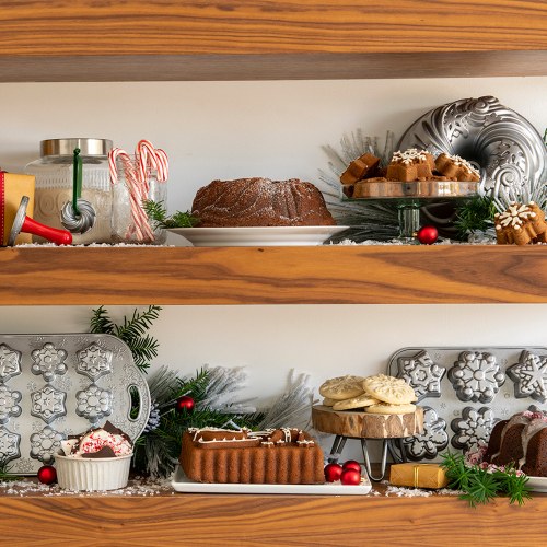 Tulband Bakvorm "Let It Snow Bundt Pan" - Nordic Ware | Sparkling Silver Holiday