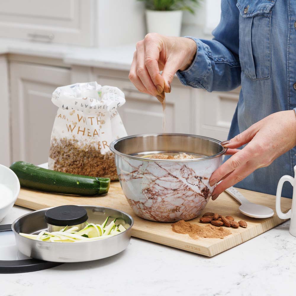 Saladekom Set - Calacatta Gold - Met apart dressing reservoir - 1,9Liter - Duurzaam - S'Well | Calacatta Gold