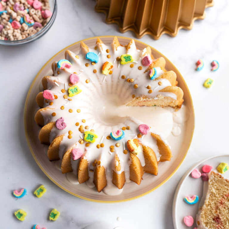 Recept: Lucky Charms Vanille Cake van Nordic Ware