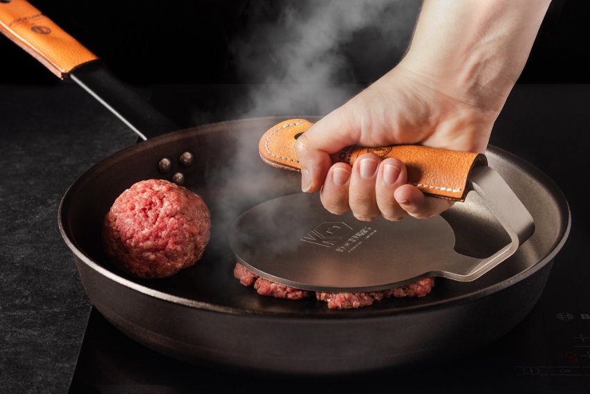 Braad -en Grillpers met Lederen Hoes, Hamburgerpers - Kockums