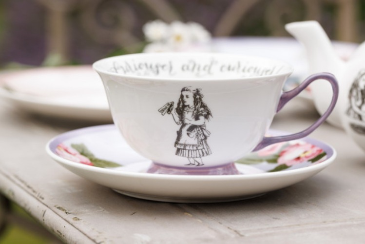 Mikasa x V&A Alice in Wonderland Fine China 220ml Tea Cup and Saucer
