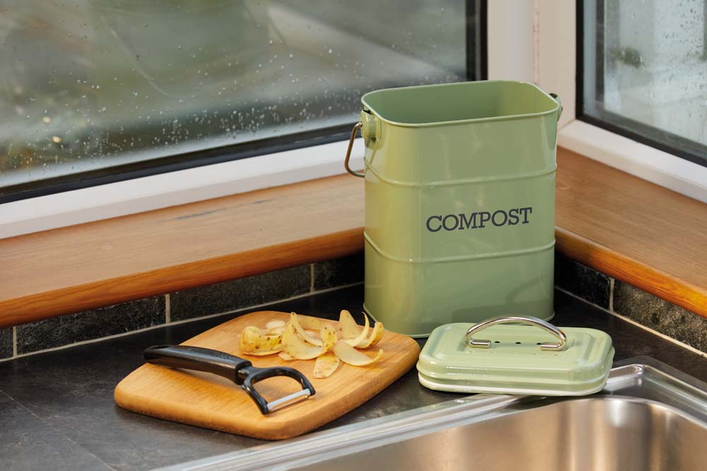 Compostbak Saliegroen - Staal - Duurzaam - Praktisch - Compostemmer - KitchenCraft | Living Nostalgia