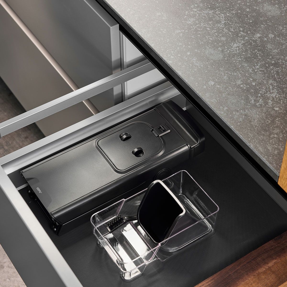 Mandoline, Veilige Aardappel & Groentesnijder, Instelbaar, Plakken & Julienne, Antislip, Inclusief Opvangbak, Zwart, RVS, Kunststof - GEFU | STANDO XL