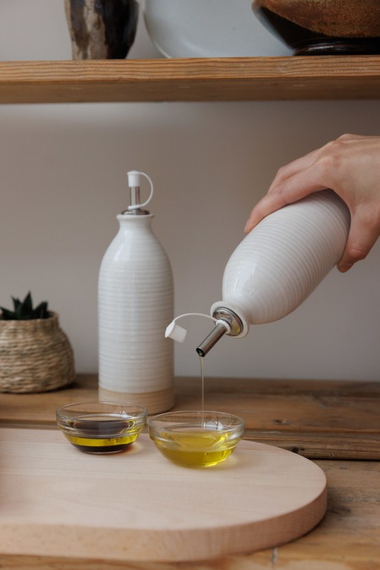 KitchenCraft Idilica Stoneware Oil and Vinegar Set, Gift Boxed