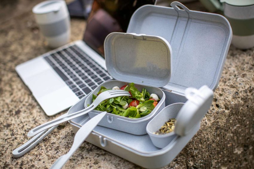 Reisbestek, Bestekset van 3 Stuks, Medium, Mes, Vork, Lepel, Natuur Koraal, Organic Bio-Circular - Koziol | Klikk