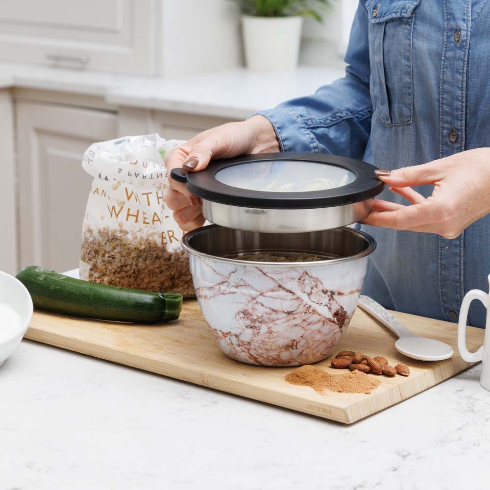 Saladekom Set - Calacatta Gold - Met apart dressing reservoir - 1,9Liter - Duurzaam - S'Well | Calacatta Gold