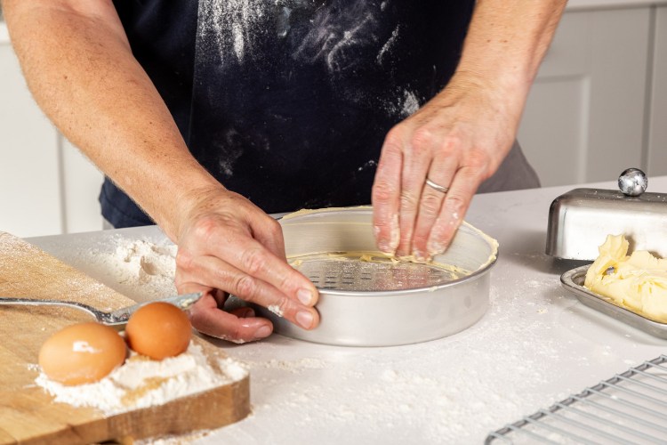 MasterClass Recycled Aluminium Round Sandwich Tin, Sleeved