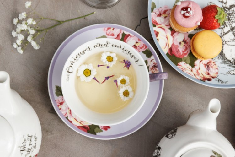 Mikasa x V&A Alice in Wonderland Fine China 220ml Tea Cup and Saucer